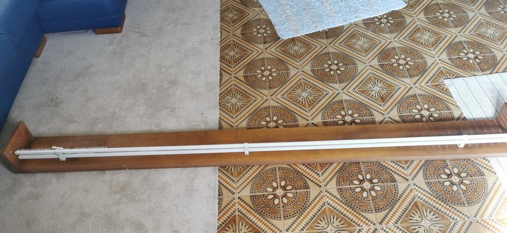 Sanefa em madeira de castanheiro como nova