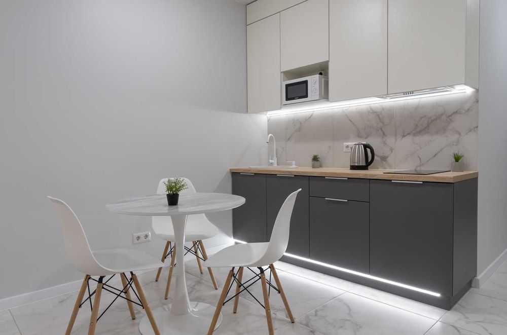 Завжди є світло! Затишна студія з панорамним видом на місто.