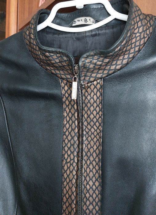 Женская кожаная  куртка