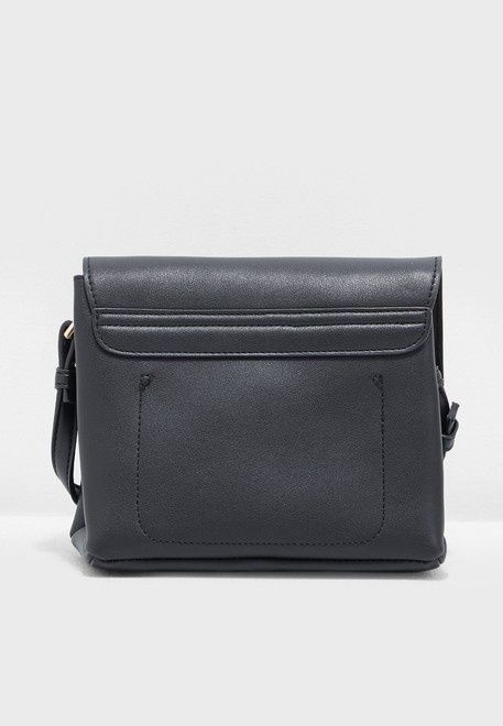 Nowa czarna Listonoszka carpisa