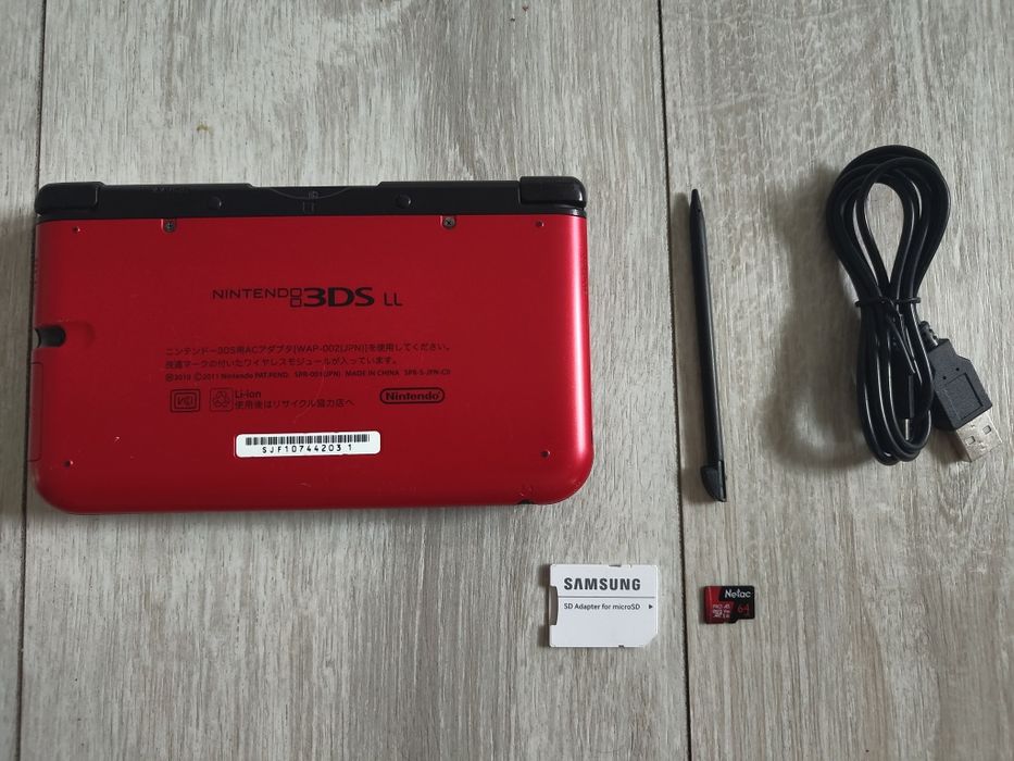 Nintendo 3DS  LL