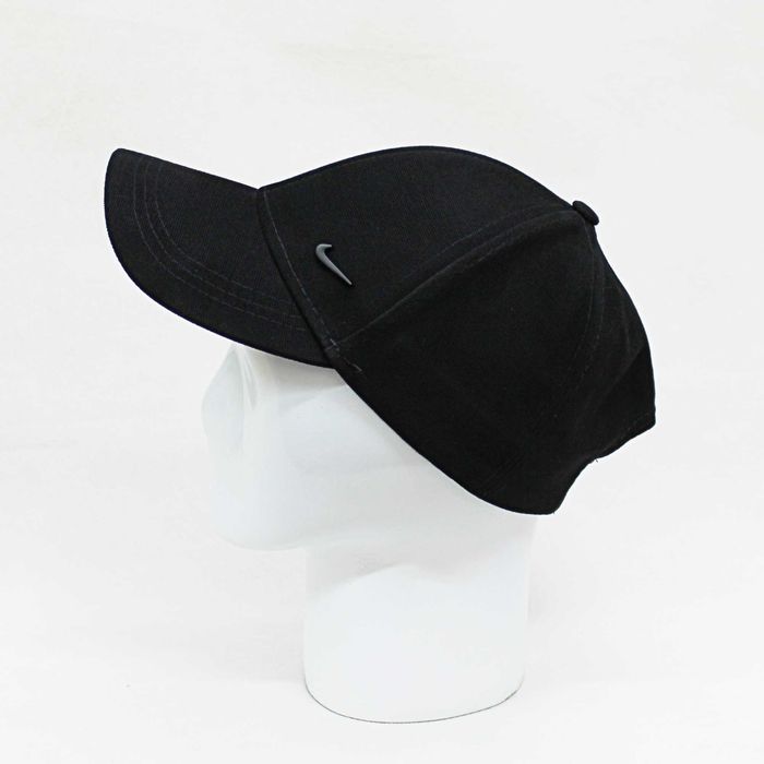 Чорна кепка найк бейсболка nike з маленьким металевим значком з боку