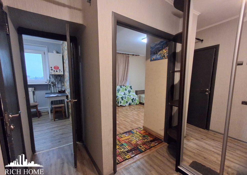 вул. Володимирівська. Міні 2к квартира з ремонтом. Терміновий продаж