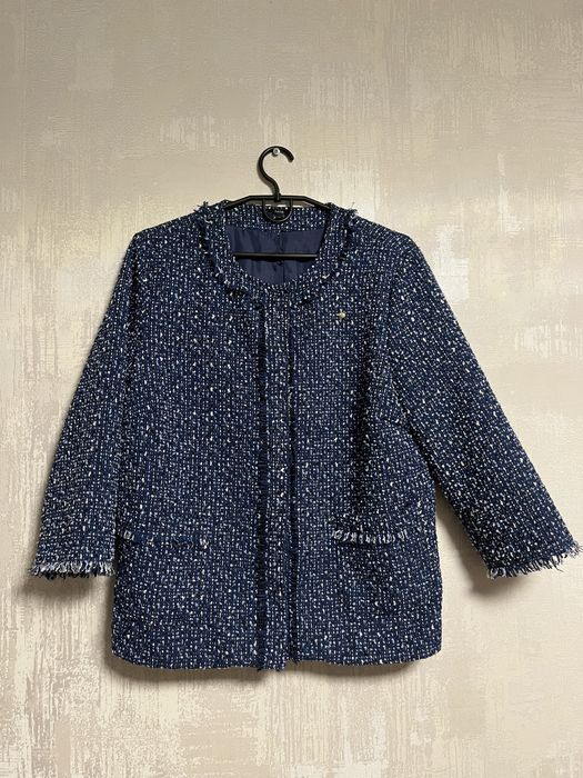 Жіночий твідовий жакет