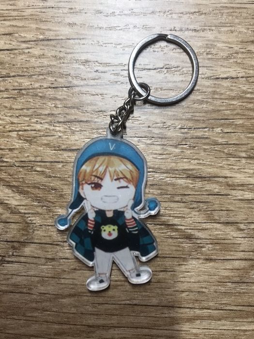 Брелоки BTS різні