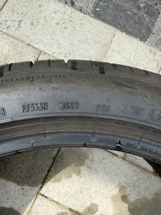 Шина Pirelli P Zero 235/45/20