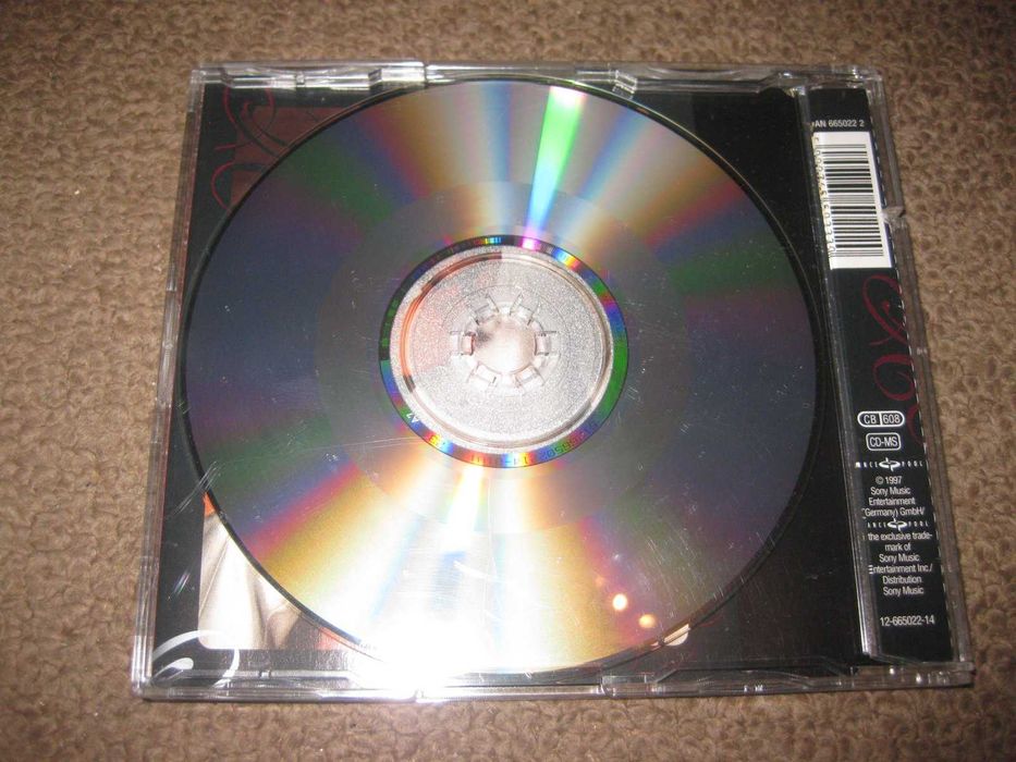 Mola's CD Single "Don't Give Up"64285983386114121