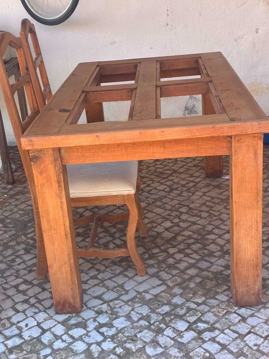 Mesa de Jantar em Madeira Maciça + 5 Cadeiras