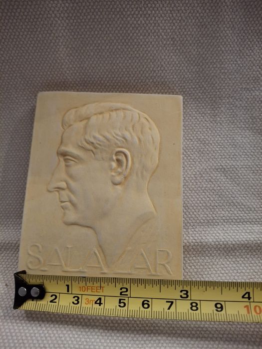 Placa Salazar de prof. Alberto vale