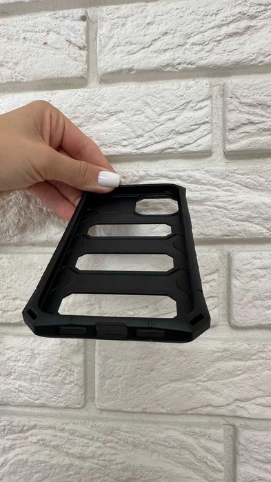 Чехол противоударный для iPhone 13 14