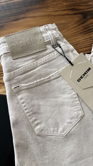 Nowe beżowe jeansy denim mom fit rozmiar S, M. Świetna jakość