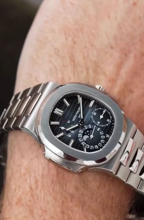 Relógio Patek Philippe Nautilus 5710