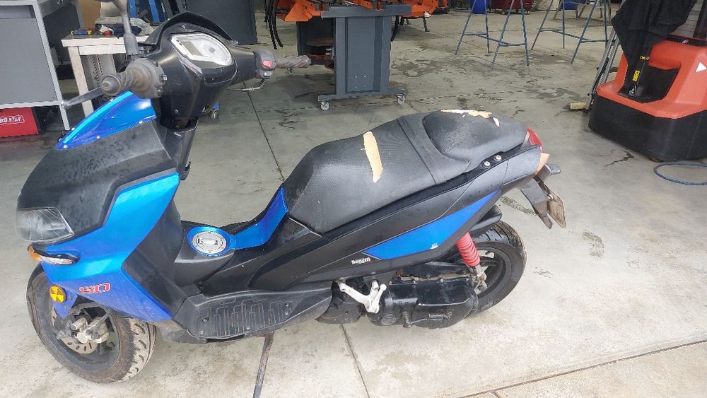 Vendo mota keeeway xblade