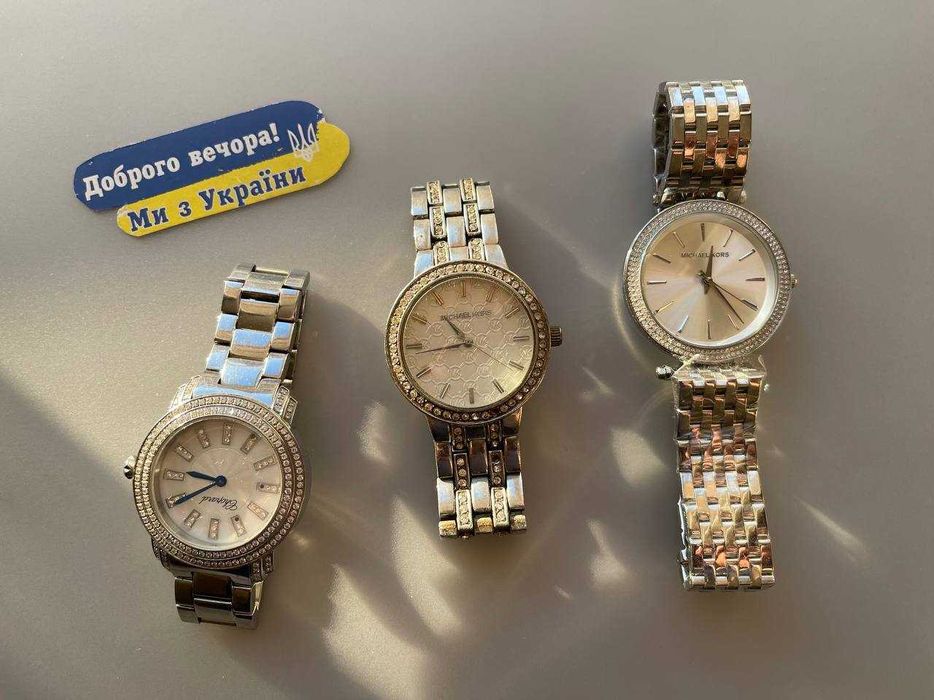 Женские наручные кварцевые часы на восстановление или разборку