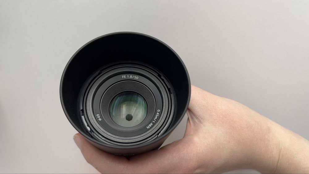 Обʼєктив Sony 50 mm 1.8  FE + фільтр Hoya