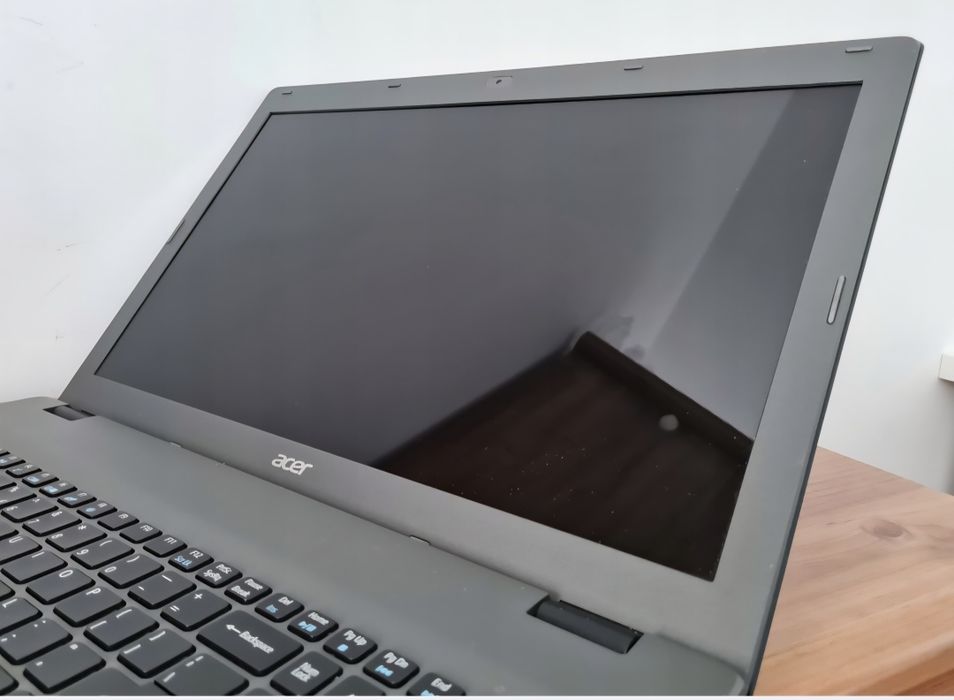 Acer ASPIRE E5-772 17,3" HD+ i3-5005U 8GB/500GB