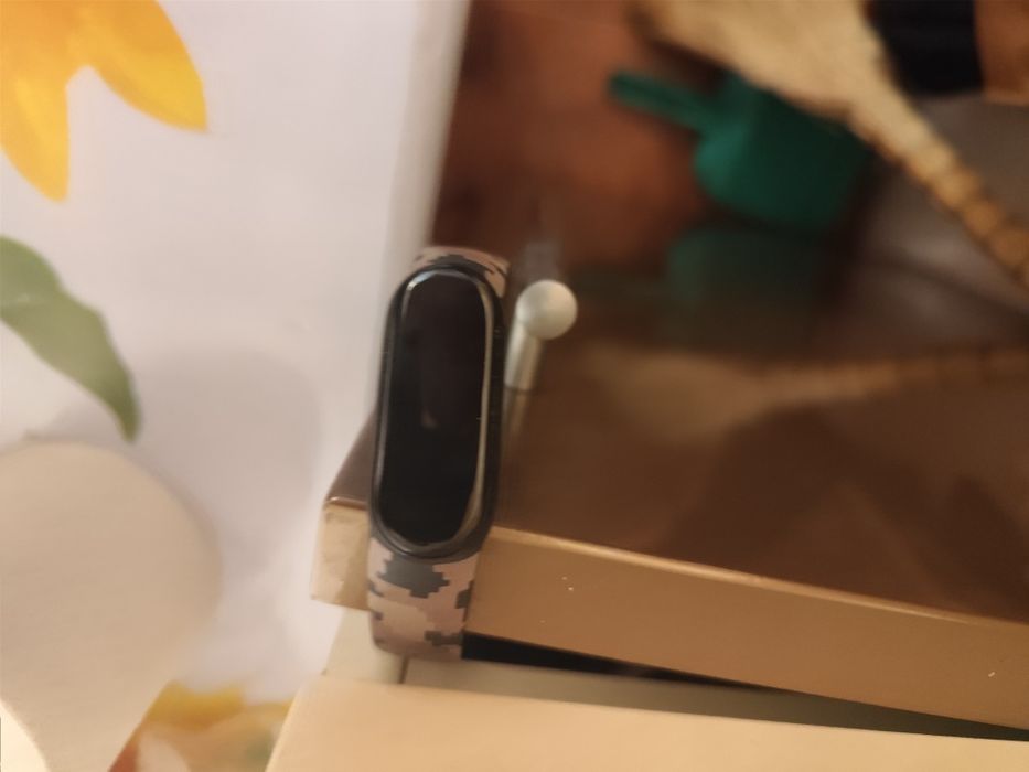 Продам фитнес-браслет mi band 5