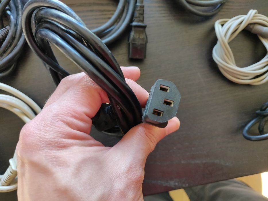 Various Cables and Adapters427550765168076801