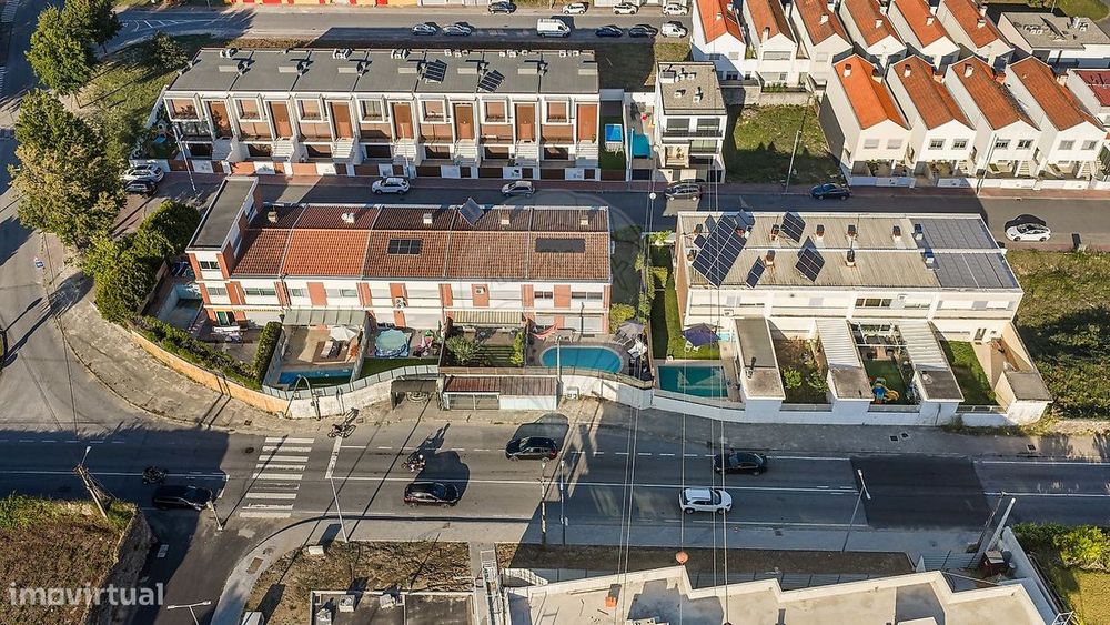 Moradia Gaveto T3 com piscina em Palmeira, Braga!