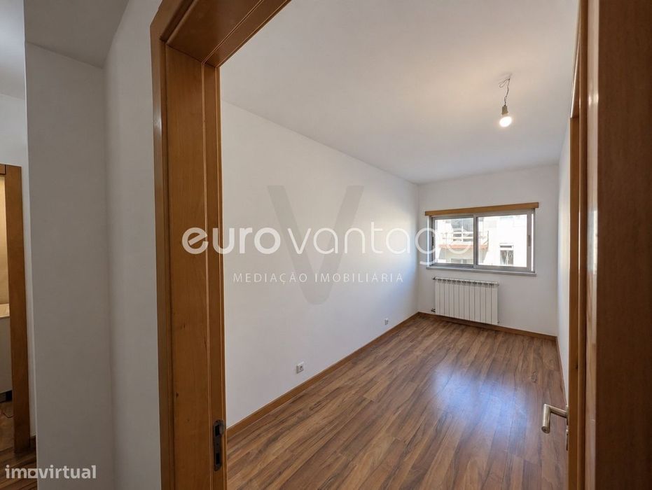 Apartamento T2+1 com 2 Garagens & Sótão | Casal dos Matos, Pousos,...