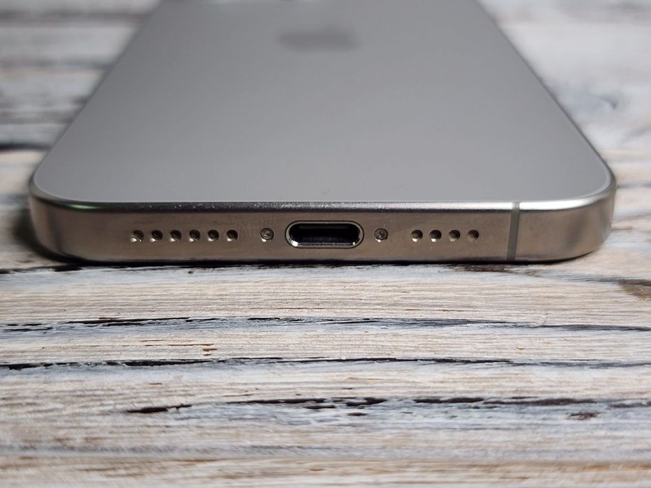 iPhone 15 Pro Max 256 natur гарантия 740$