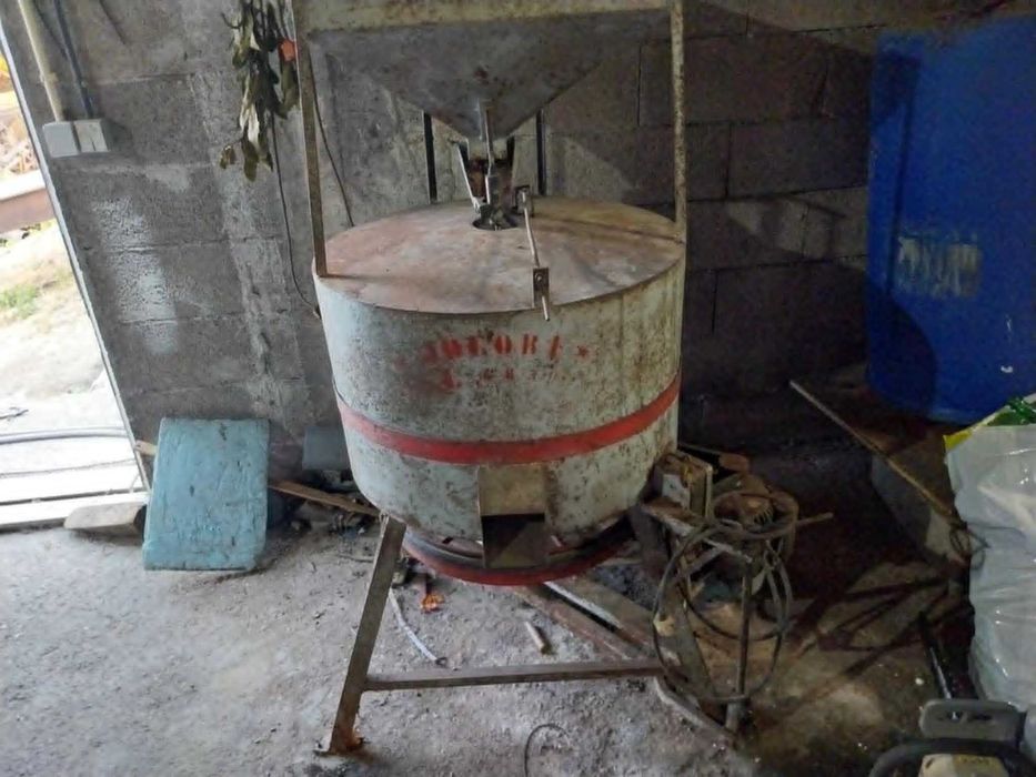 Moinho elétrico para relar milho