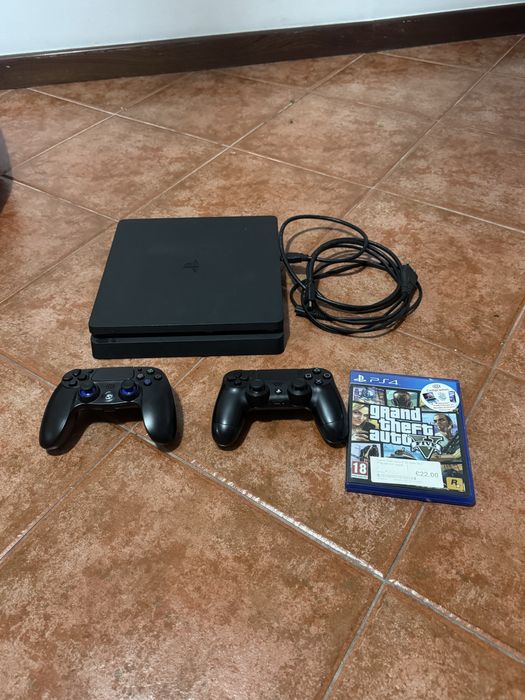 Ps4 + Comandos com 2 jogos
