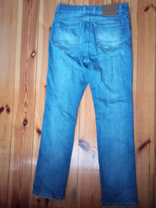 Bardzo fajne modne jeansy męskie firmy Bridle