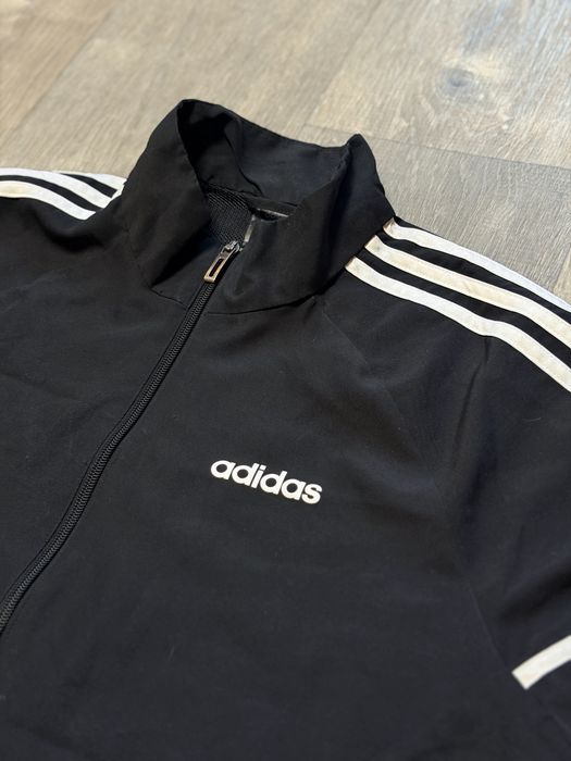 Вітровка від Adidas