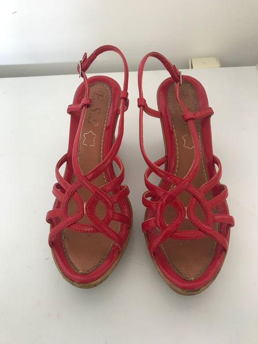 Sandálias Vermelhas Nº 38