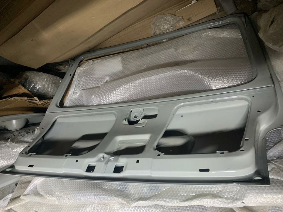 Продам крышку багажника Нива Тайга