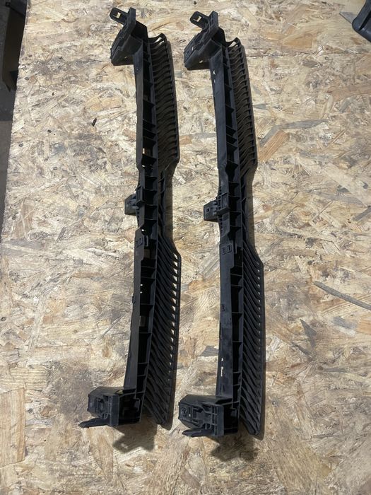 Кріплення переднього бампера центральне Tiguan 2 allspace