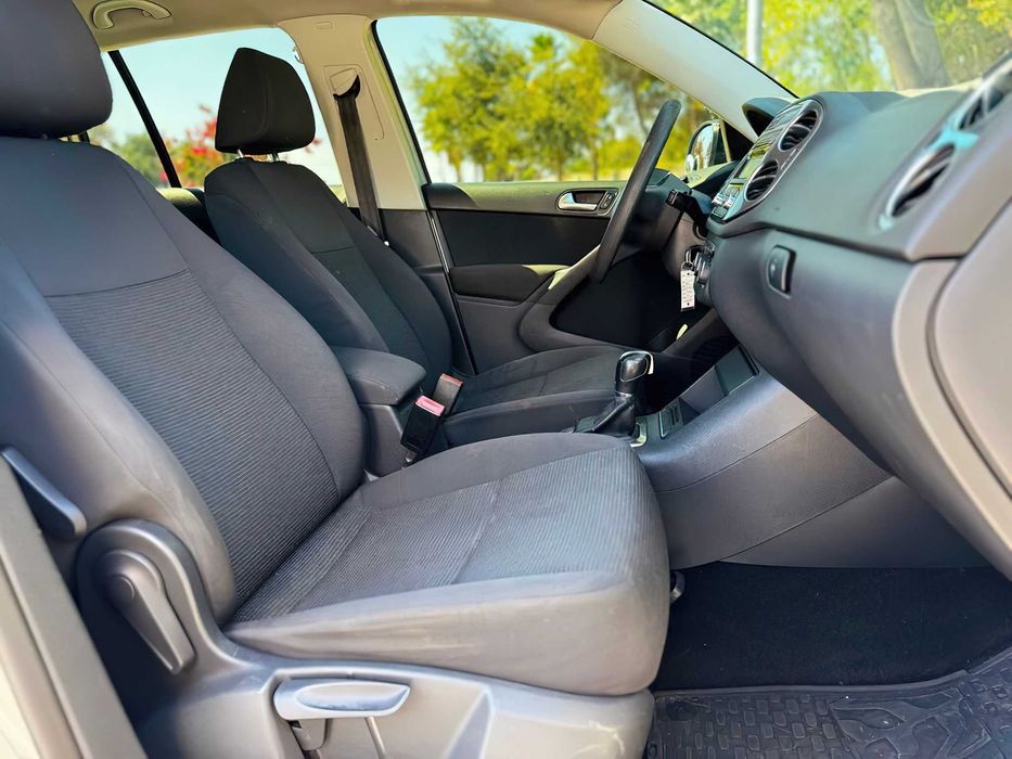 Volkswagen Tiguan      2013