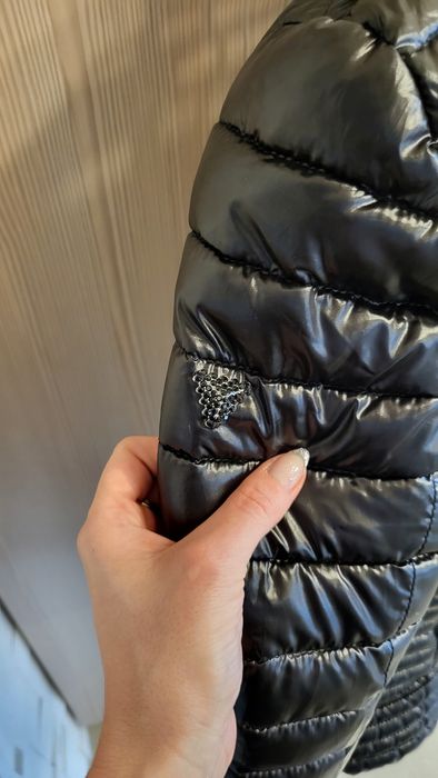 Kurtka Guess czarna pikowana rozmiar S