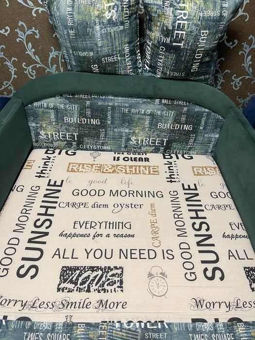 Диван малютка с подушками