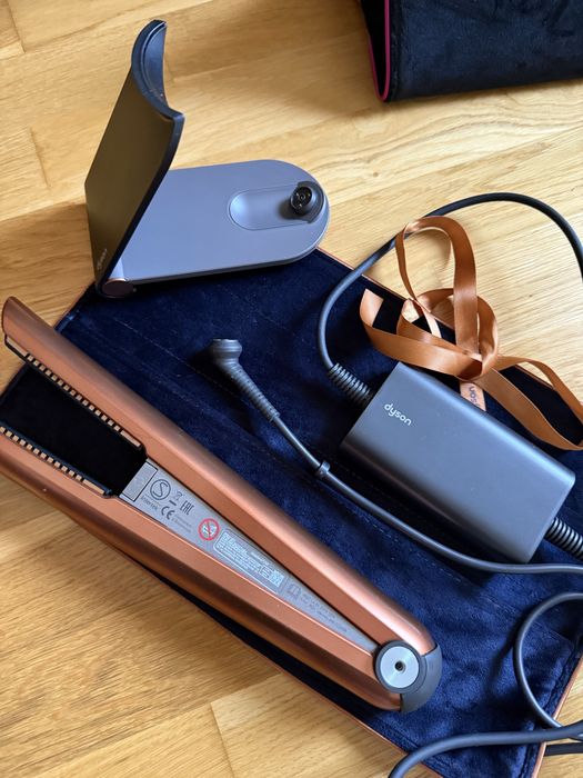 Випрямляч для волосся Dyson
