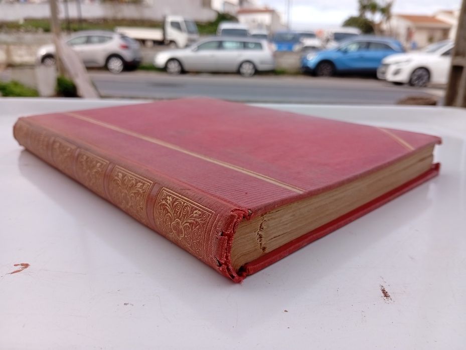 Atlas antigo “Atlas de Géographie Moderne” (1885)