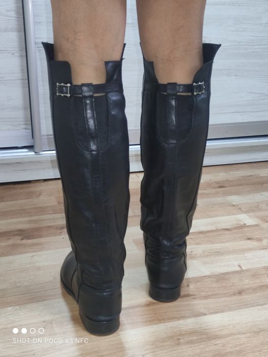 Чорні чоботи шкіряні