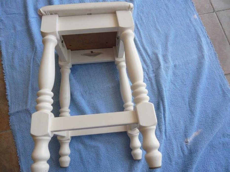 Banco e cadeira lacado branco