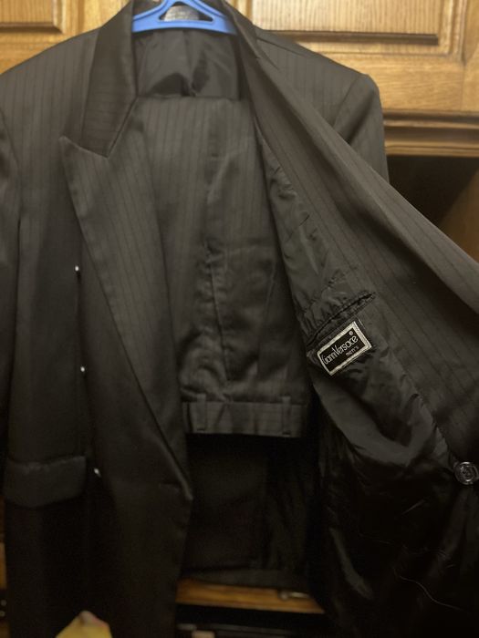 Костюм чоловічий,54р.та плащ