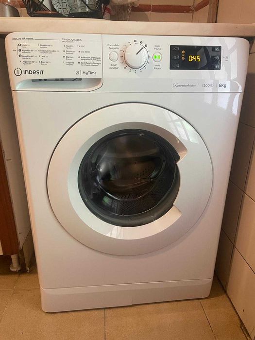 Máquina de Lavar Roupa Indesit – Modelo MTWE 81295 W SPT – €200