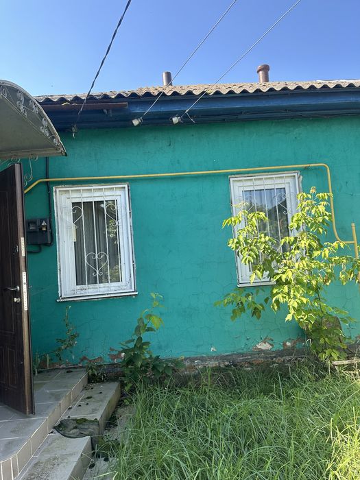 Продаж 1/2 частини будинку в с.Анисів з ремонтом та 7 сотками землі!