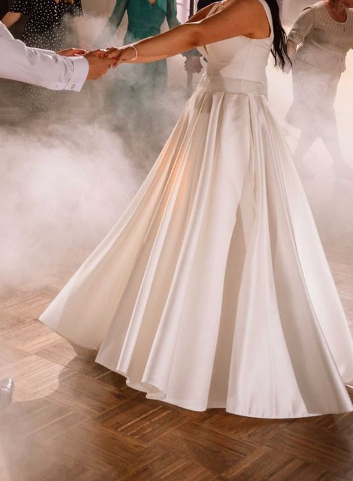 Suknia ślubna (2025)