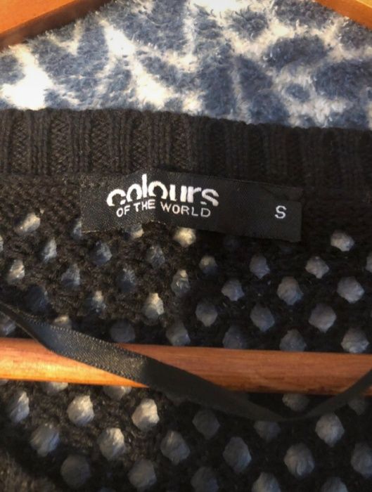 Czarny ażurowy sweterek