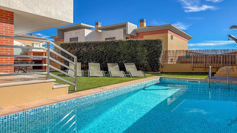 Moradia M4 c/ Piscina p/ Férias2. Albufeira-Algarve.