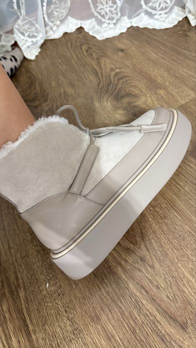 Продам зимові черевики на платформі