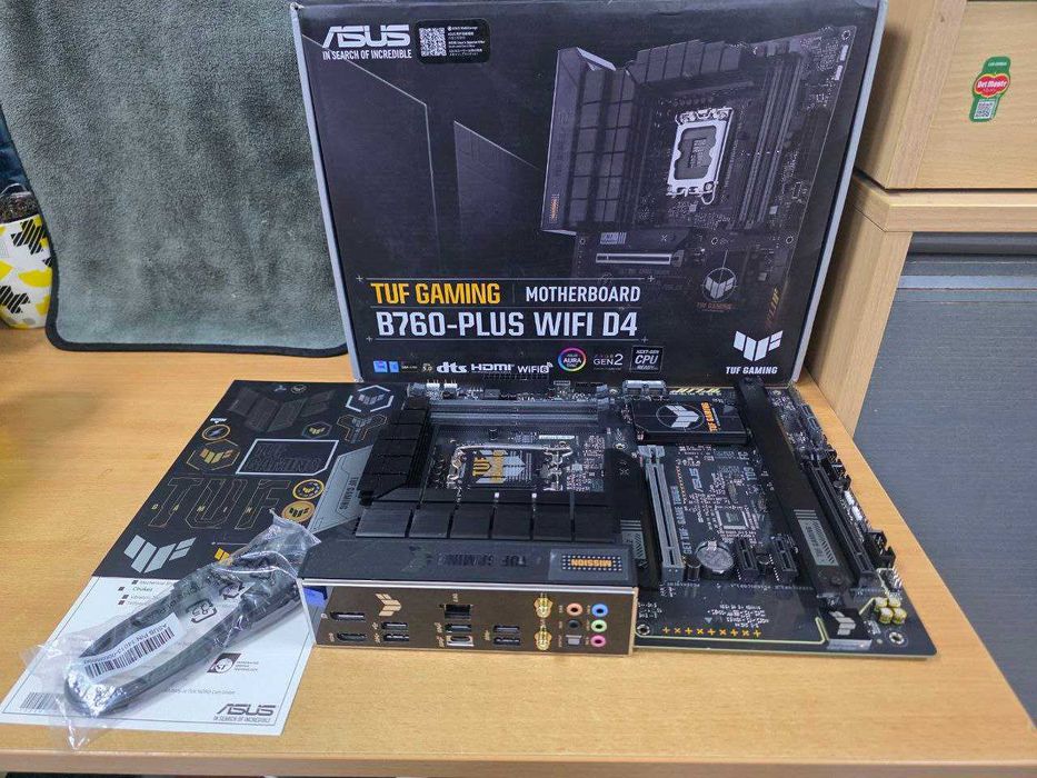 Материнська плата Asus TUF Gaming B760-PLUS WIFI D4