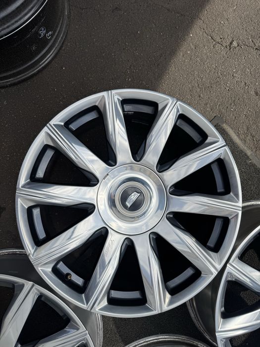 Диски Cadillac Escalade r22