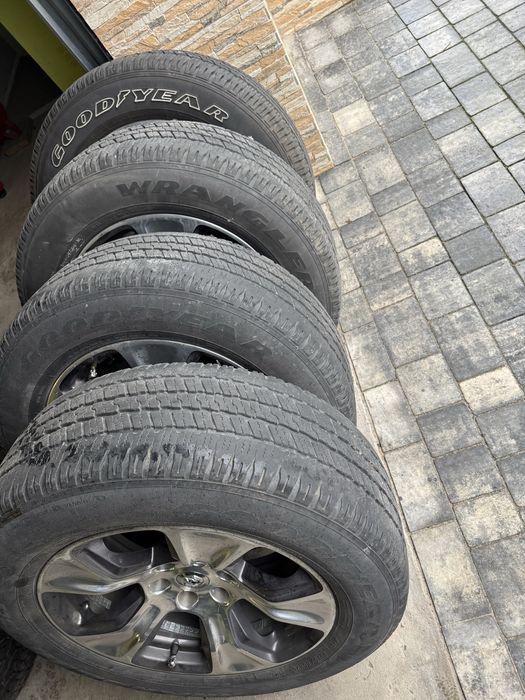 Kola 20” z oponami Dodge Ram 1500 polecam !