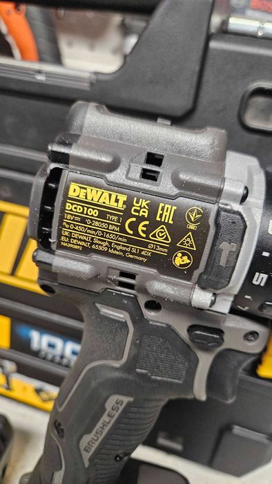 Wkrętarka udarowa DeWalt DCD100 18V BL XR 68Nm + 2x4ah